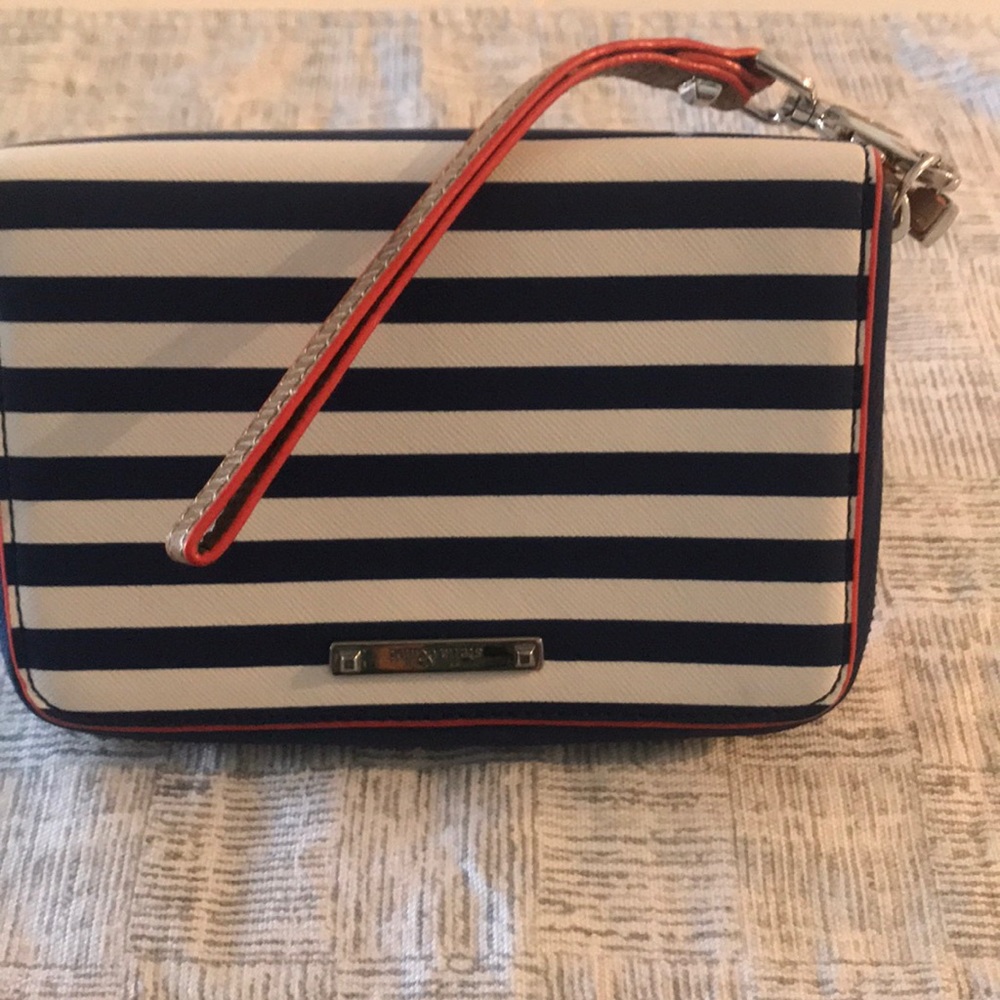 Wristlet navy blue and white stripe.